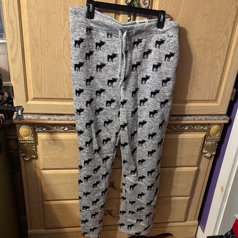 Gray Sweaterknit Men's pants with Moose print